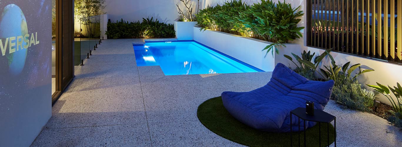 aussie-movie-marathon-poolside-flicked-with-fibreglass-pools-sydeney-blogimage2