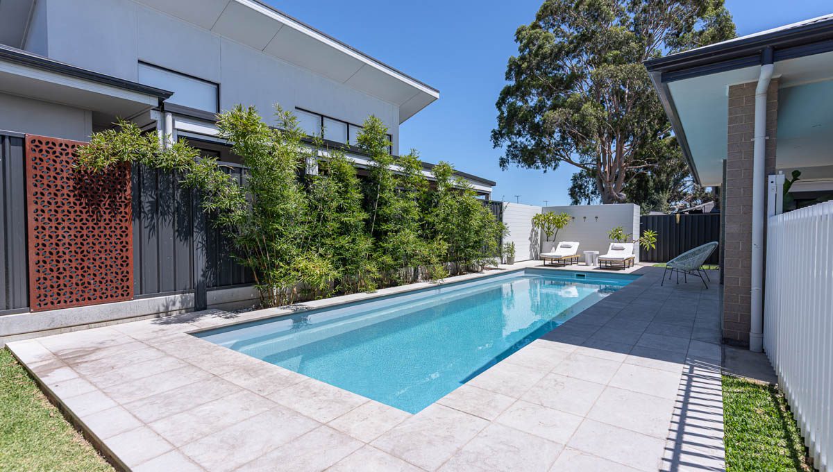brampton-lap-pool-10.1m-3.5m-silver-shimmer-plympton-park-galleryimage-20.jpg