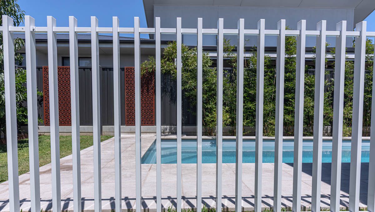 brampton-lap-pool-10.1m-3.5m-silver-shimmer-plympton-park-galleryimage-32.jpg